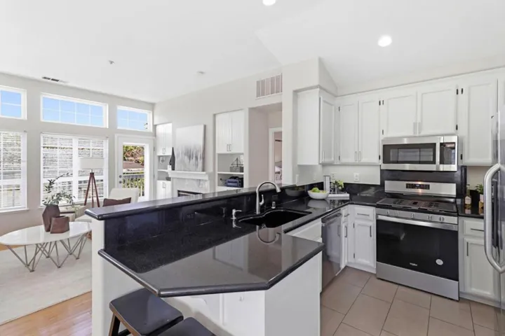 15 Outlook Circle, Pacifica, California 94044