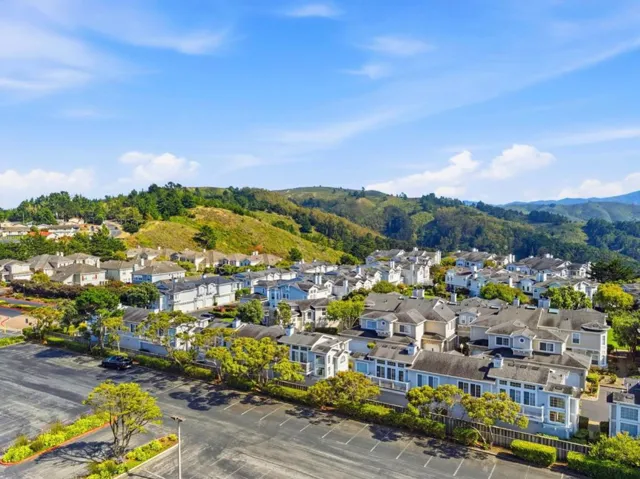 15 Outlook Circle, Pacifica, California 94044