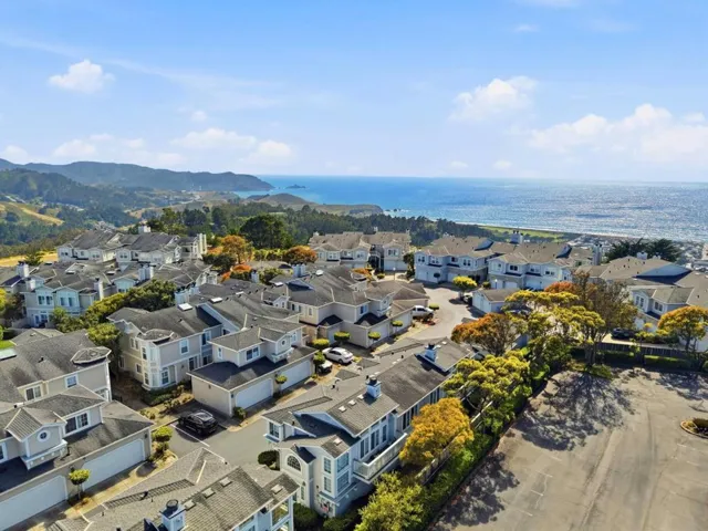 15 Outlook Circle, Pacifica, California 94044