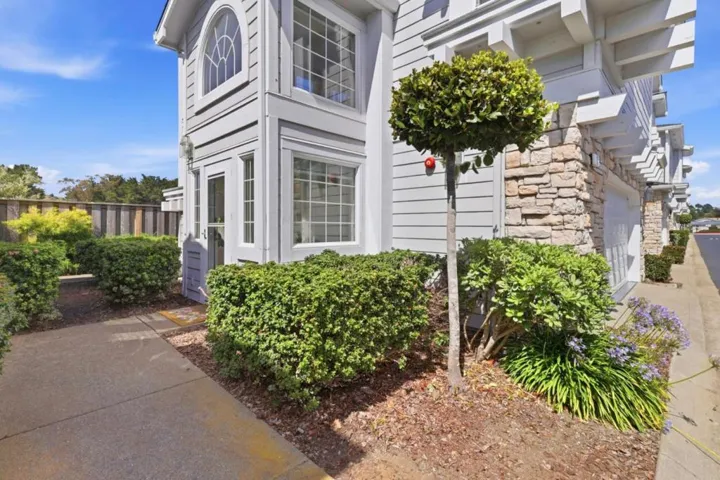 15 Outlook Circle, Pacifica, California 94044