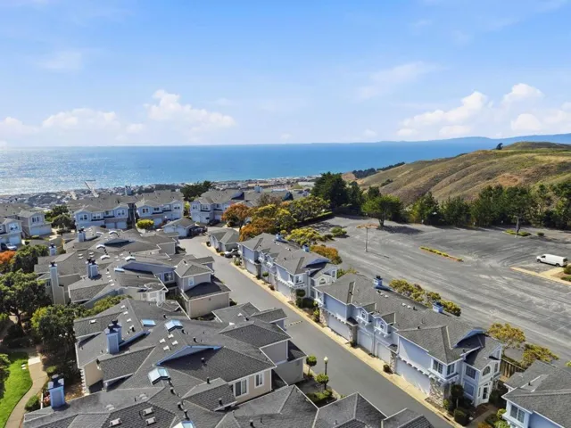 15 Outlook Circle, Pacifica, California 94044