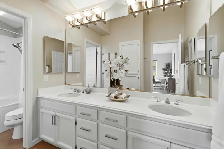 15 Outlook Circle, Pacifica, California 94044