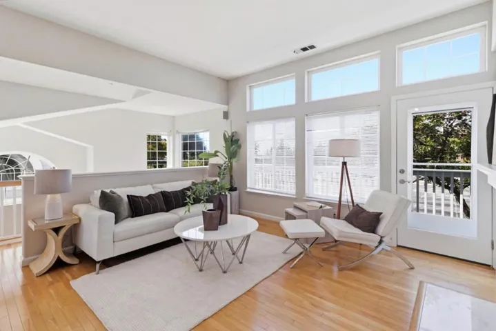 15 Outlook Circle, Pacifica, California 94044