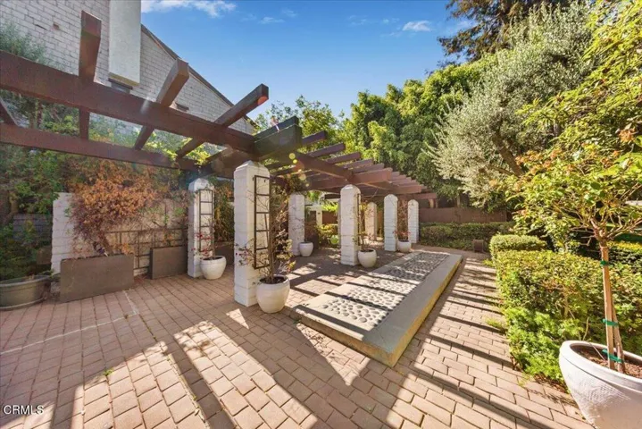 Front Courtyard of Monterey Townhomes