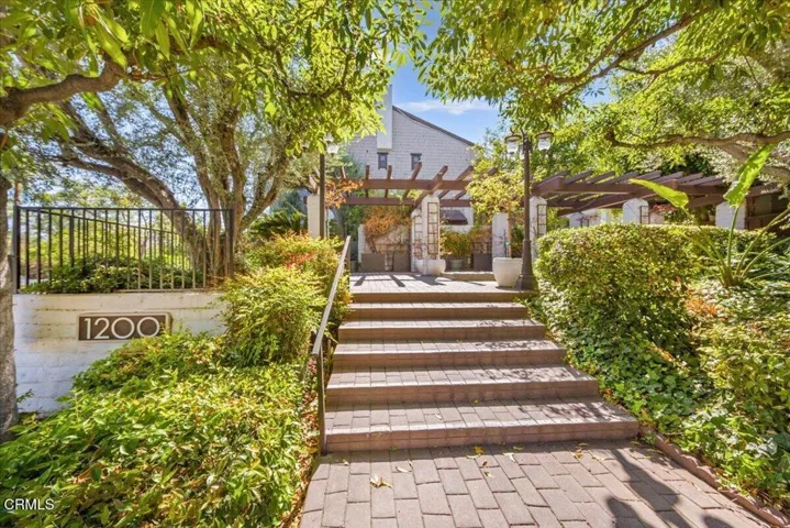 Monterey Townhomes Front Courtyard