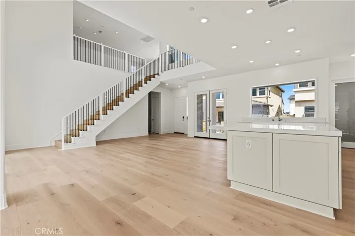402 Shrike, Irvine, California 92618