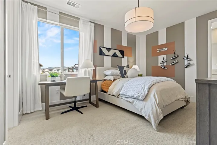 402 Shrike, Irvine, California 92618