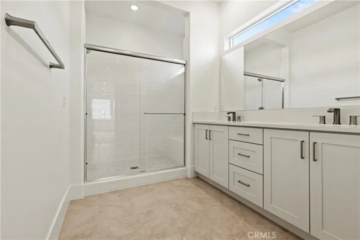 402 Shrike, Irvine, California 92618