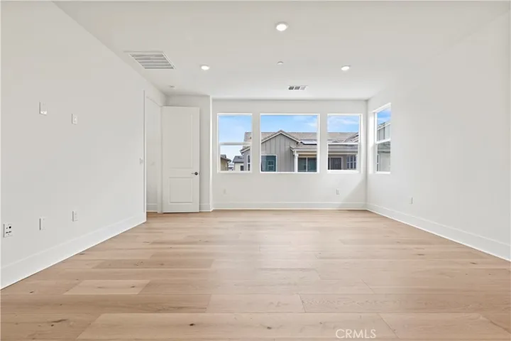 402 Shrike, Irvine, California 92618