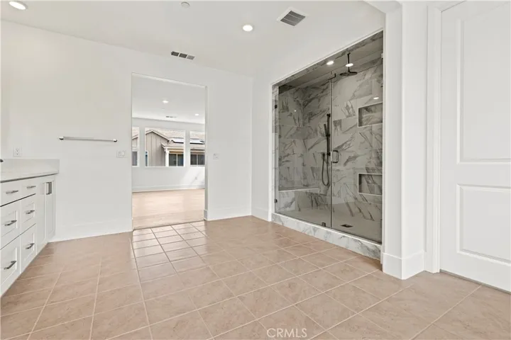 402 Shrike, Irvine, California 92618