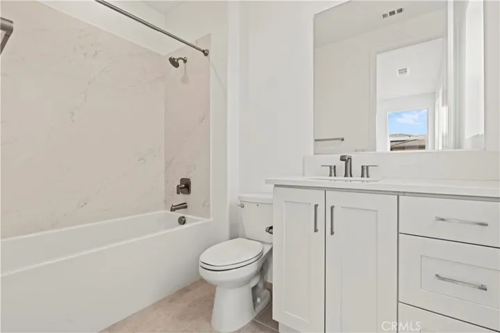 402 Shrike, Irvine, California 92618