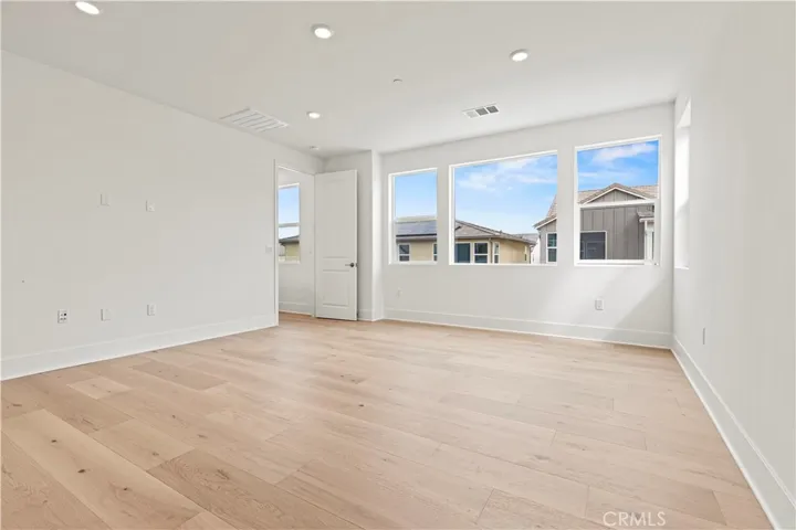 402 Shrike, Irvine, California 92618