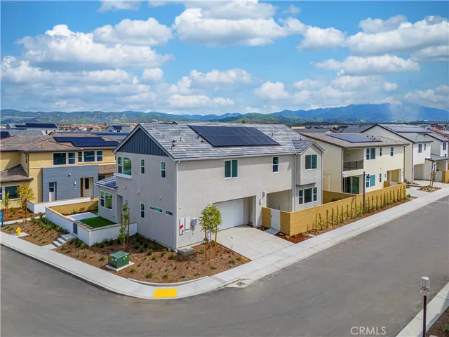 402 Shrike, Irvine, California 92618