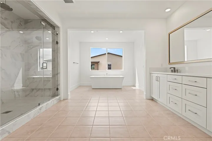 402 Shrike, Irvine, California 92618