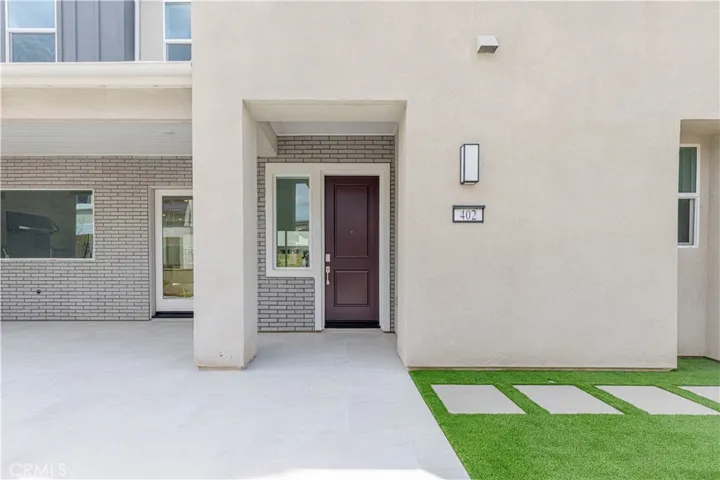 402 Shrike, Irvine, California 92618