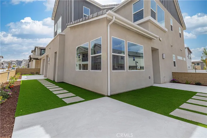 402 Shrike, Irvine, California 92618