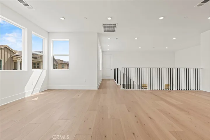 402 Shrike, Irvine, California 92618