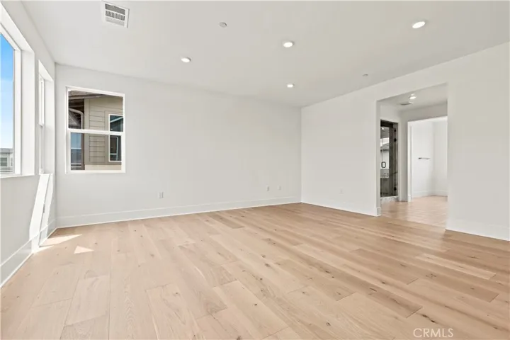 402 Shrike, Irvine, California 92618