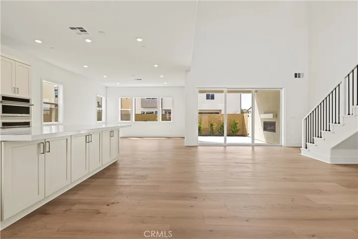 402 Shrike, Irvine, California 92618