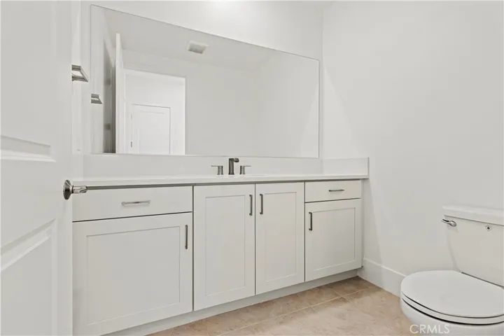 402 Shrike, Irvine, California 92618