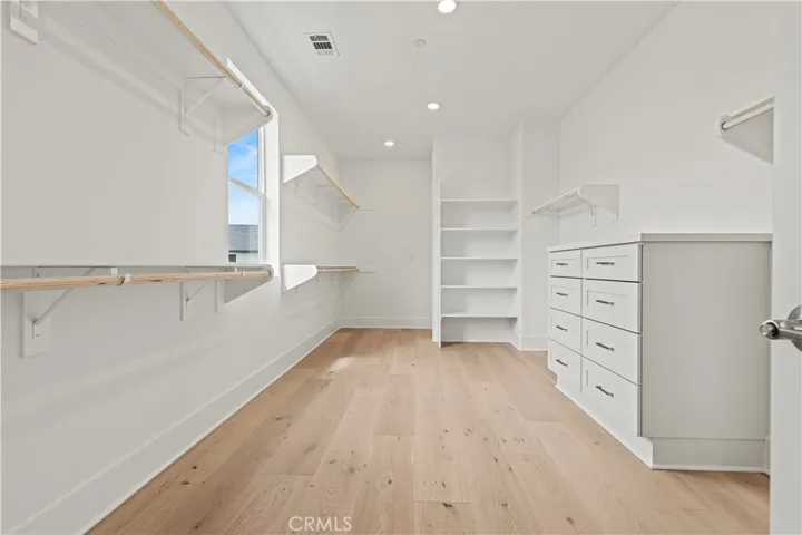 402 Shrike, Irvine, California 92618