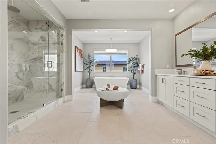 402 Shrike, Irvine, California 92618