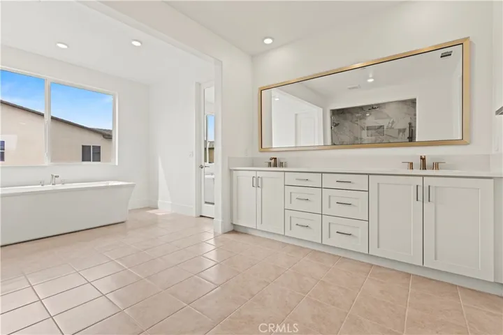 402 Shrike, Irvine, California 92618