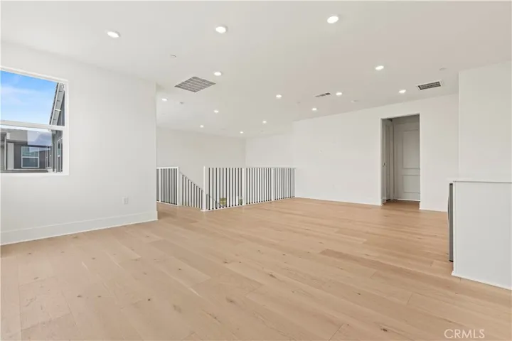 402 Shrike, Irvine, California 92618