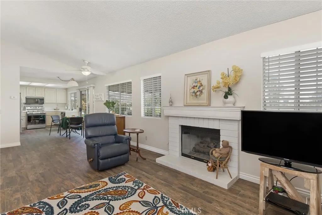 1055 Hogan Avenue, Banning, California 92220 — photo 4