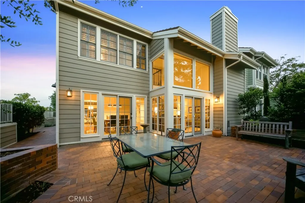 SUCH AN INVITING OUT DOOR SPACE FOR ENTERTAINING