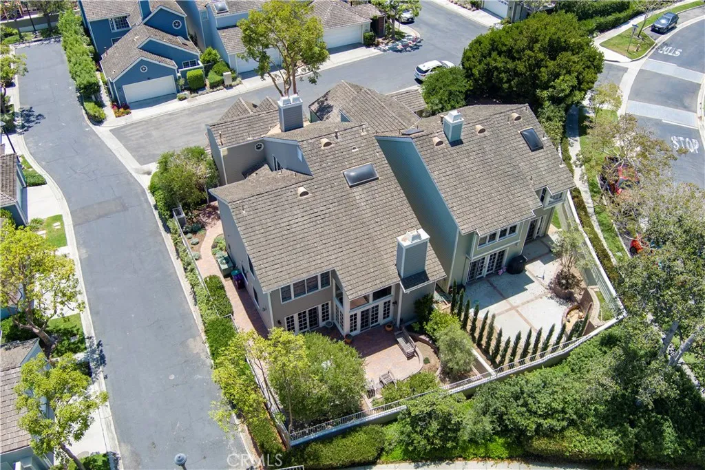 HOUSE ON THE LEFT