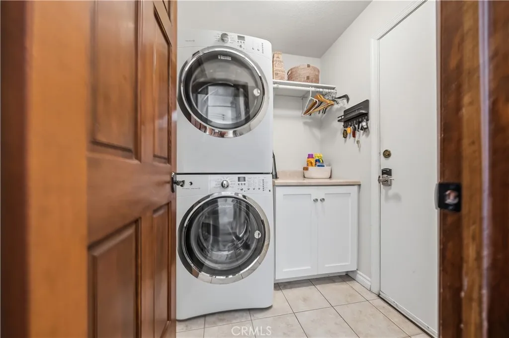 SEPARATE INSIDE LAUNDRY ROOM WITH DIRECT ACCESS TO GARAGE