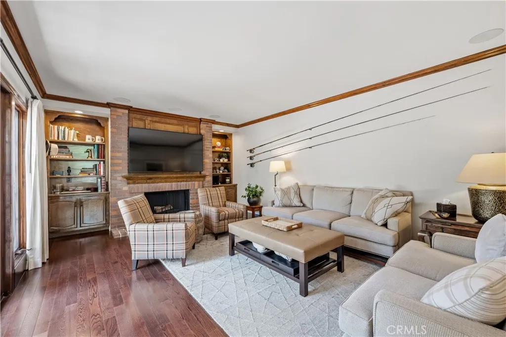 SPACIOUS FAMILY ROOM WITH FRENCH DOORS TO PRIVATE COURTYARD