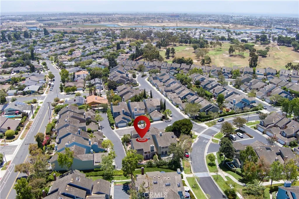 SUCH A PERFECT LOCATION IN THE COMMUNITY