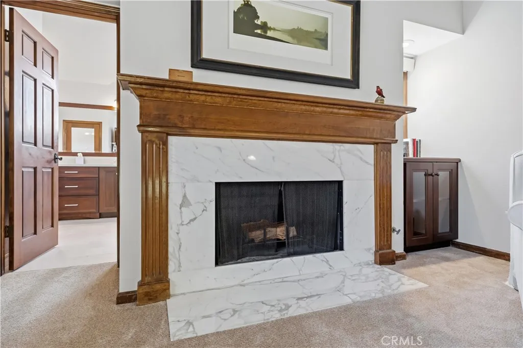 LARGE QUARTZ FRONT GAS FIREPLACE
