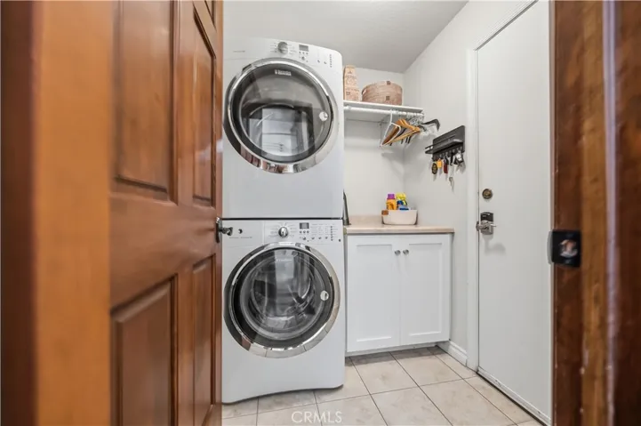 SEPARATE INSIDE LAUNDRY ROOM WITH DIRECT ACCESS TO GARAGE