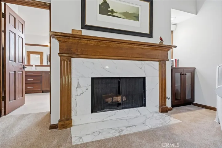 LARGE QUARTZ FRONT GAS FIREPLACE