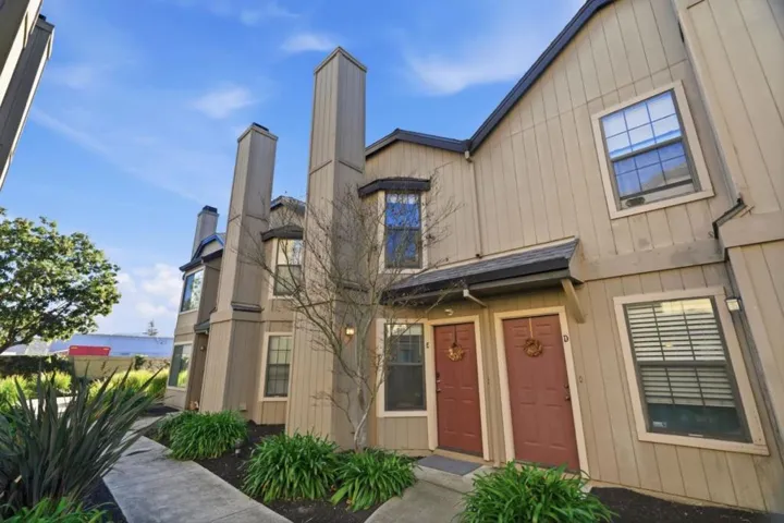 251 Gibson Drive E-54, Hollister, California 95023