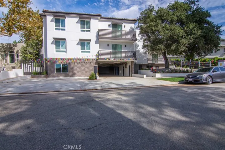 2225 Mira Vista Avenue 104, Montrose, California 91020
