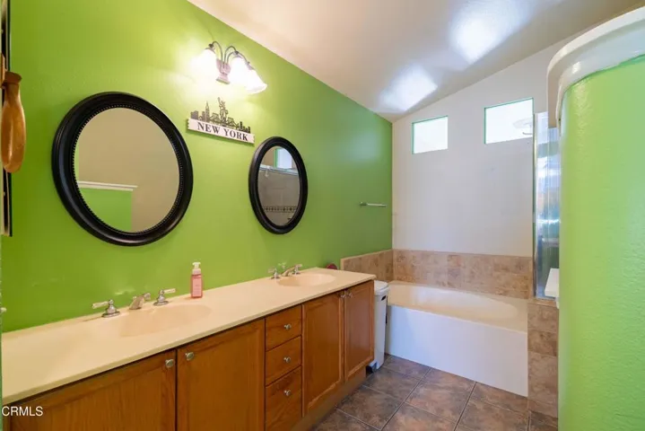 1334 Jamaica Lane - Bathroom4