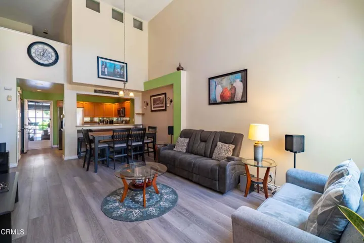 1334 Jamaica Lane Living Roon 2