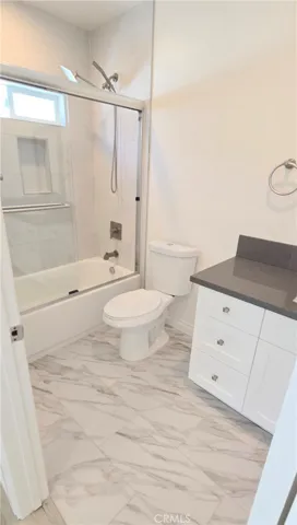 Bathroom in main bedroom