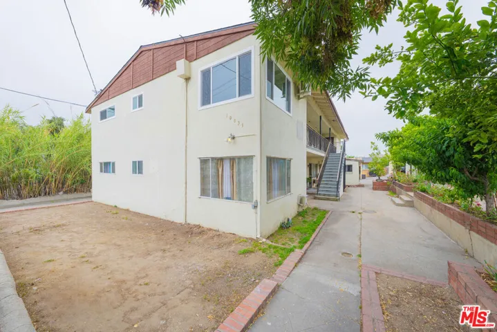 10043 Haines Canyon Avenue F, Los Angeles, California 91042