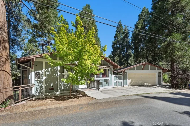 948 Arbula, Crestline, California 92325