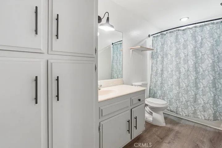 2nd bath attached to room
