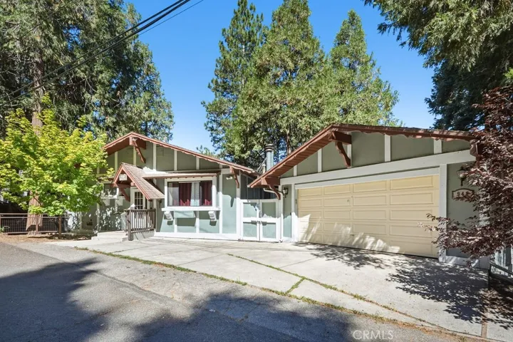 948 Arbula, Crestline, California 92325
