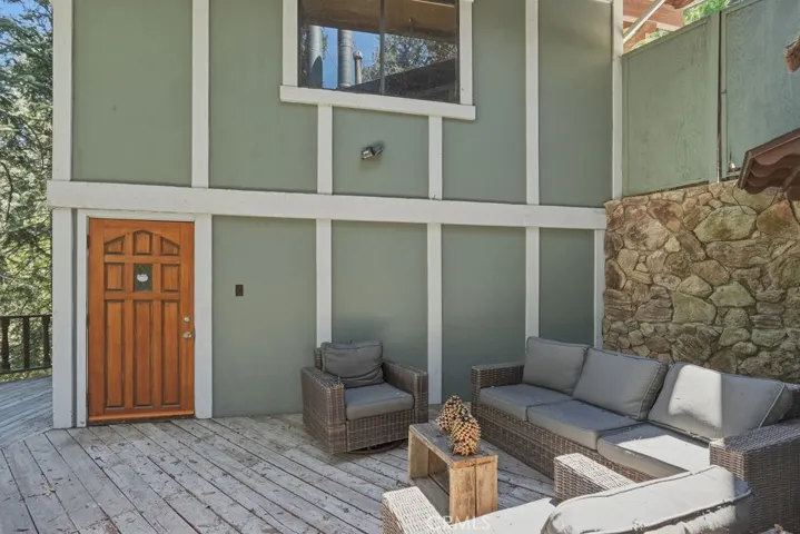 sitting area between house and garage
