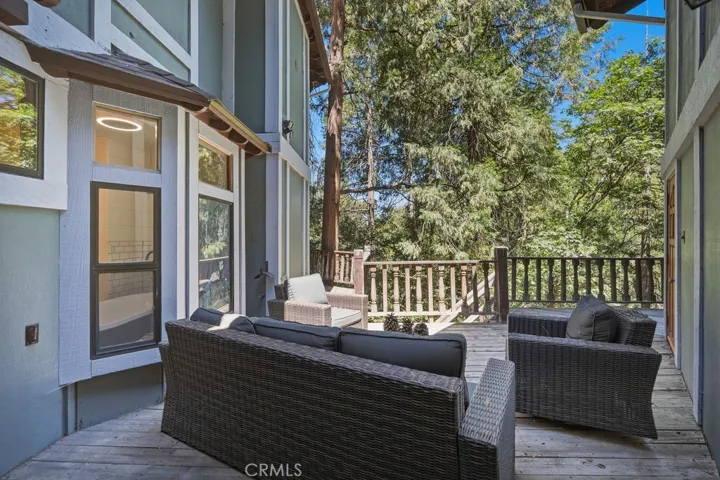 sitting area between house and garage