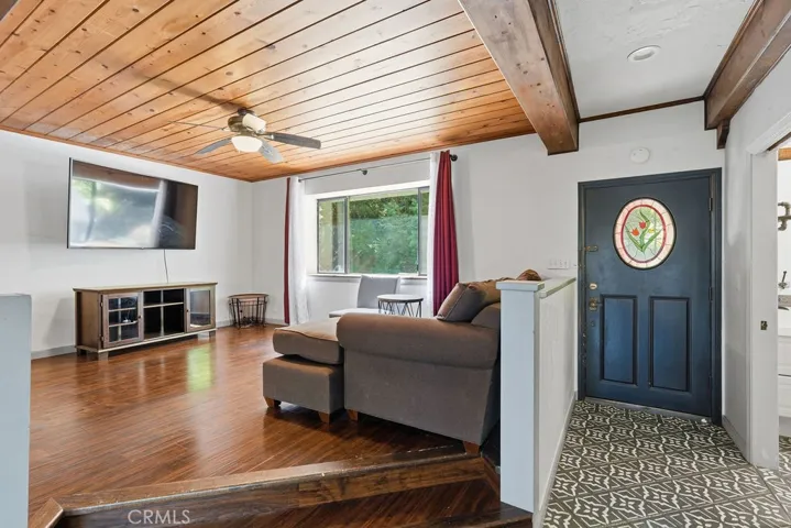 948 Arbula, Crestline, California 92325