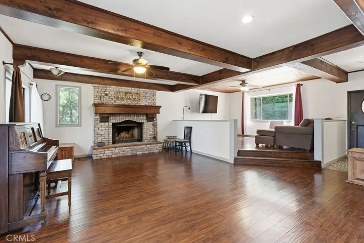 948 Arbula, Crestline, California 92325
